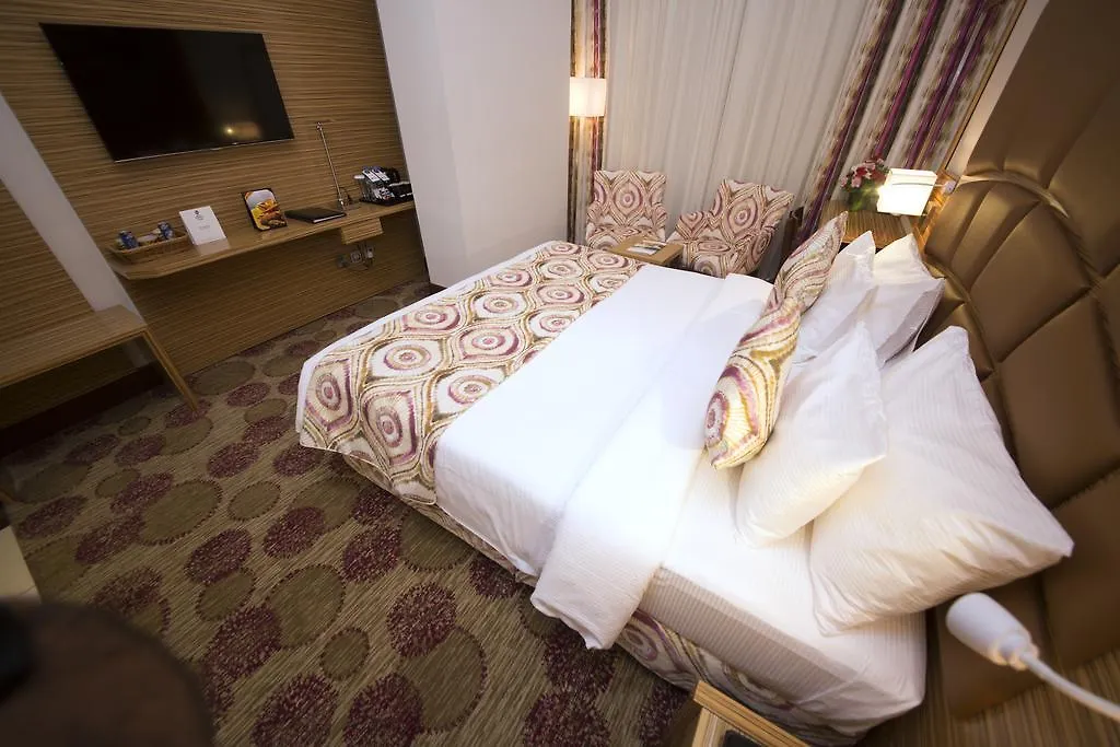 Best Western Plus Pearl Creek 4*, Dubai